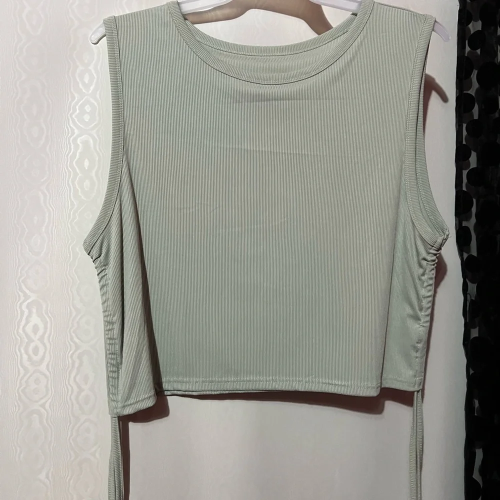 Shein Tank - Picture 1 of 3